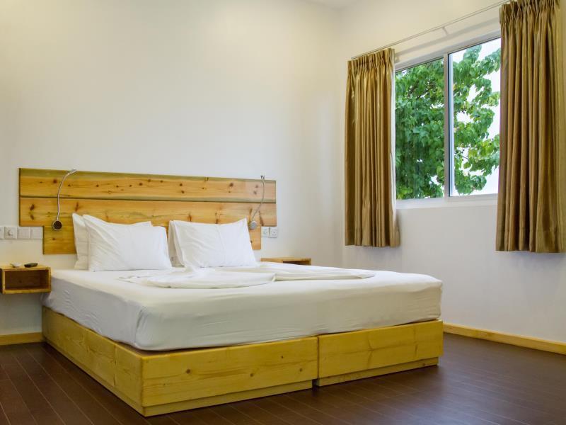 Royal Pearl Inn มาฟุชิ ภายนอก รูปภาพ