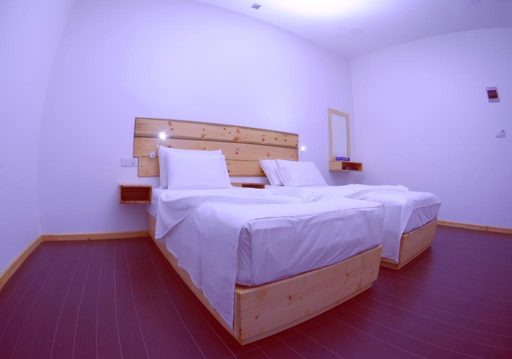 Royal Pearl Inn มาฟุชิ ภายนอก รูปภาพ