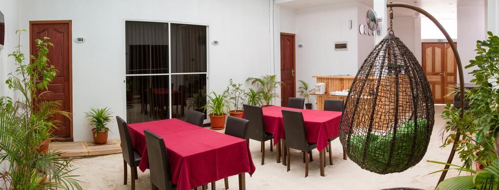 Royal Pearl Inn มาฟุชิ ภายนอก รูปภาพ